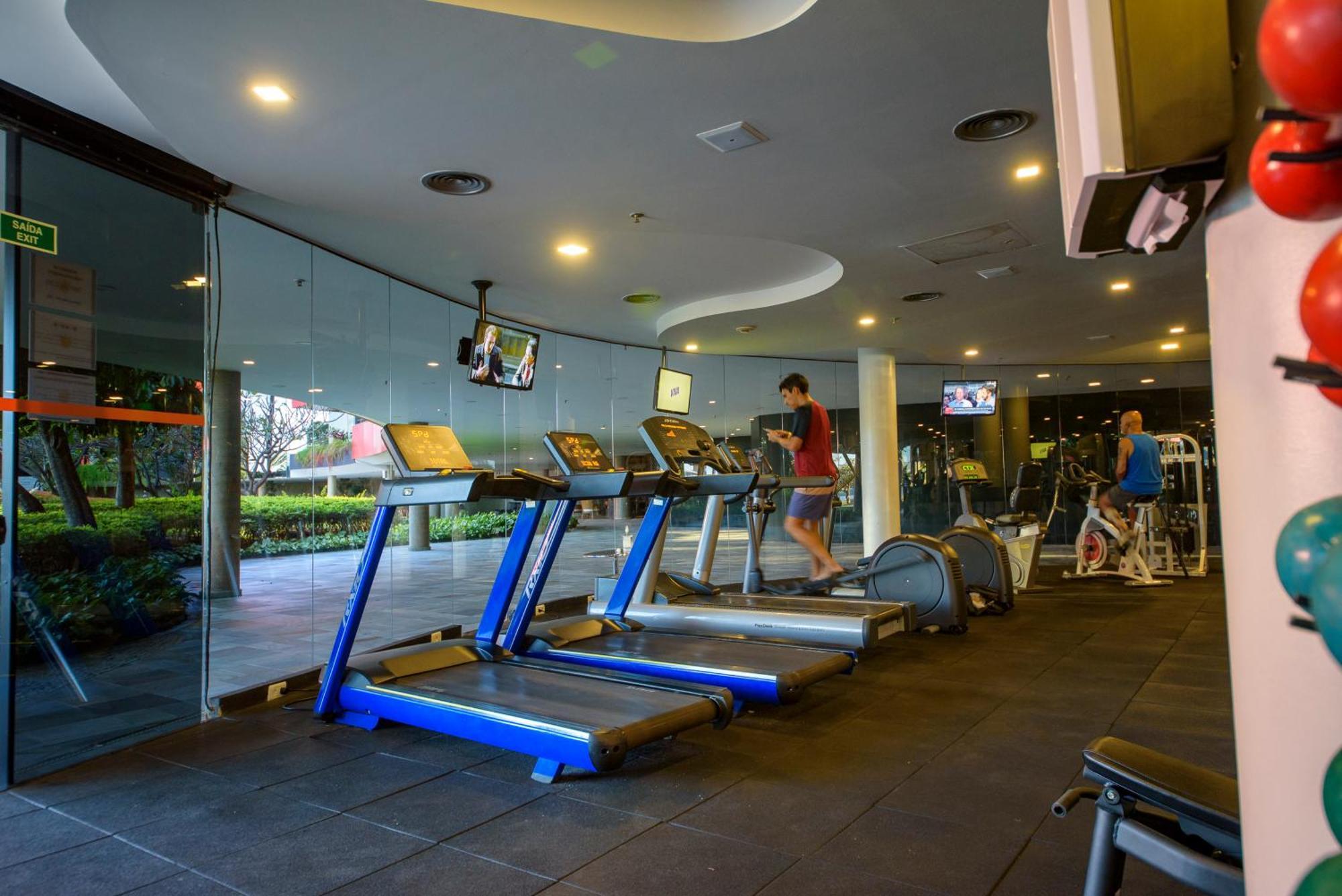 Отель Royal Tulip Brasilia Alvorada Экстерьер фото A treadmill